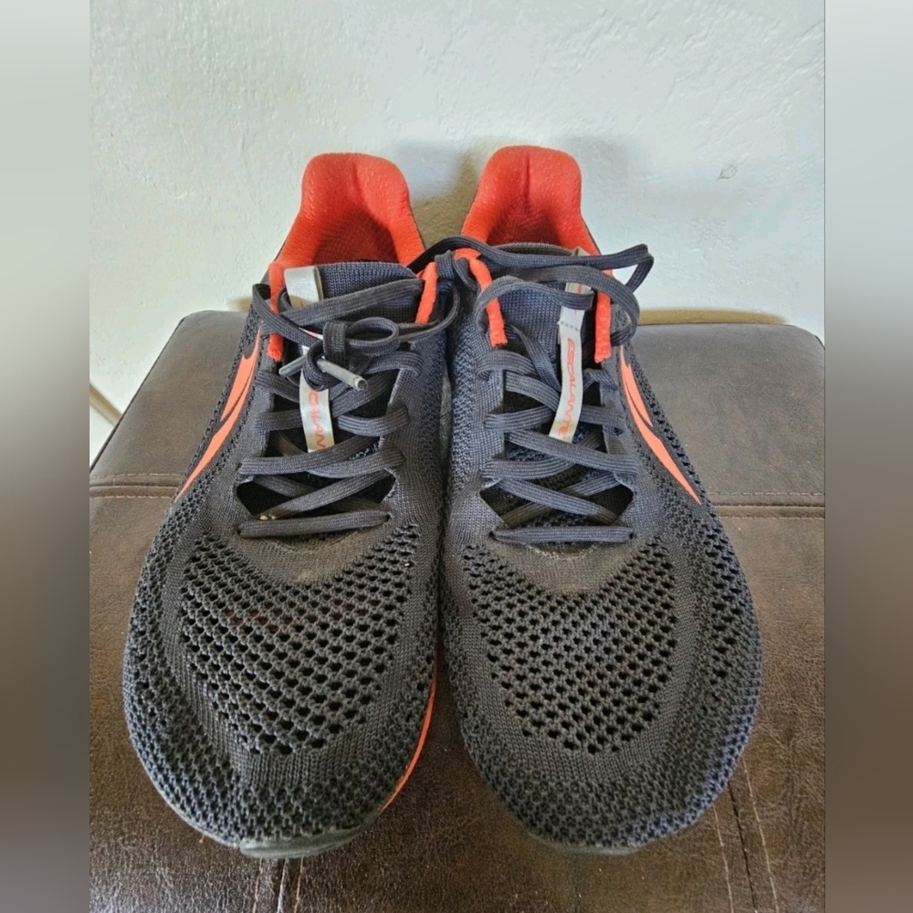 Altra Black and Red Sneakers - Picture 4 of 9
